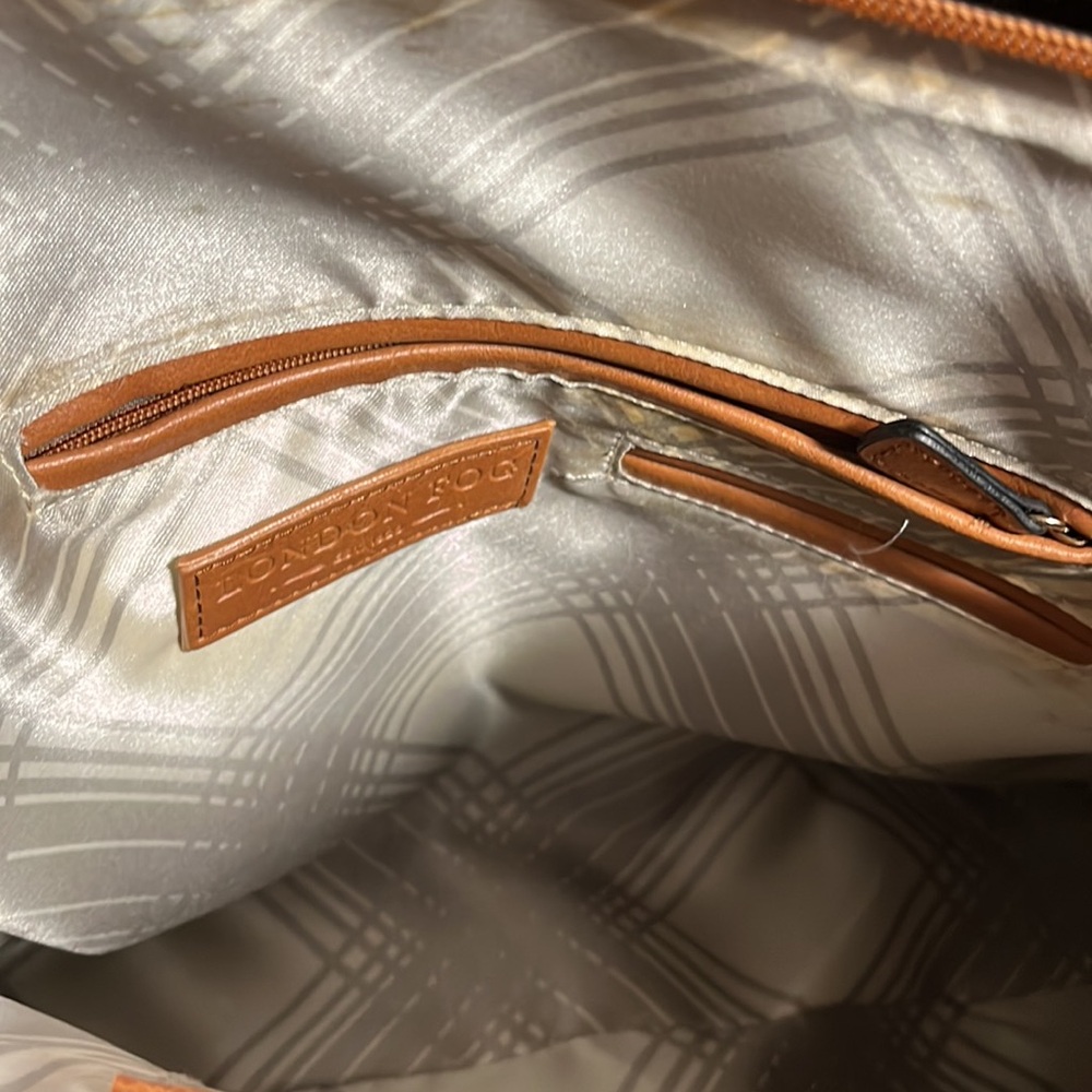 London Fog hand bag - Picture 7 of 13